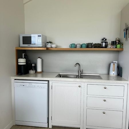 Purangi Waterfront Retreat - 2 Bedroom Cooks Beach Exterior foto