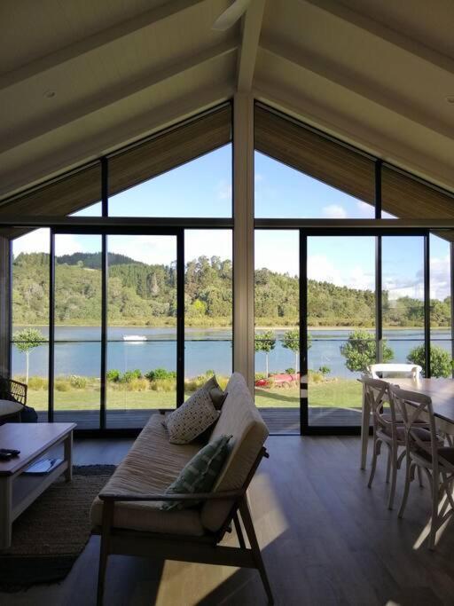 Purangi Waterfront Retreat - 2 Bedroom Cooks Beach Exterior foto