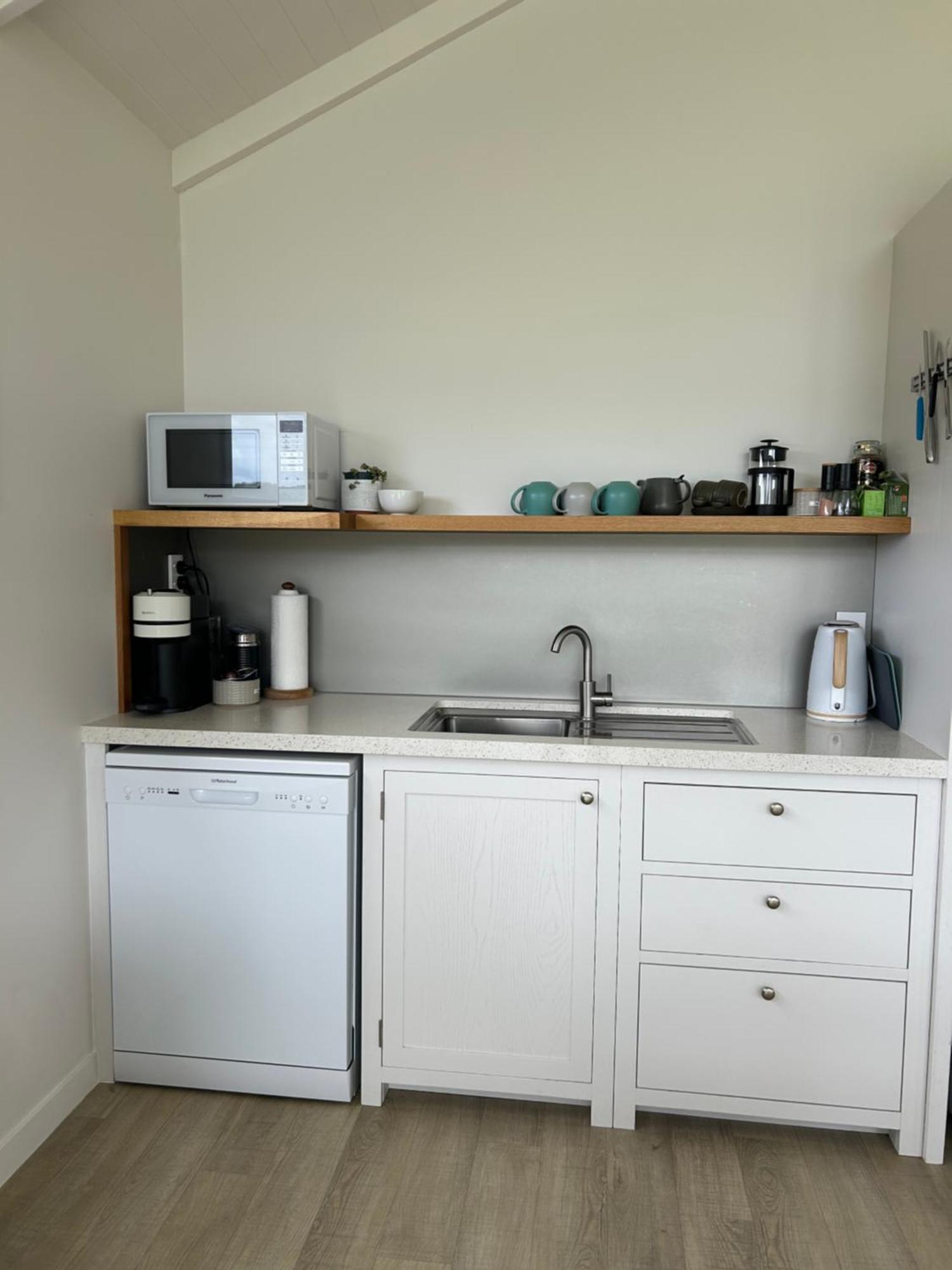 Purangi Waterfront Retreat - 2 Bedroom Cooks Beach Exterior foto